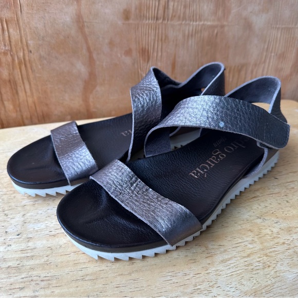 Pedro Garcia Metallic Leather Flat Low Heel Open Toe Sandals - Picture 11 of 16